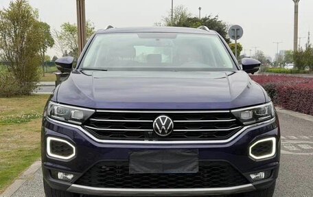 Volkswagen T-Roc I, 2022 год, 1 360 000 рублей, 2 фотография