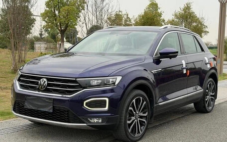Volkswagen T-Roc I, 2022 год, 1 360 000 рублей, 3 фотография