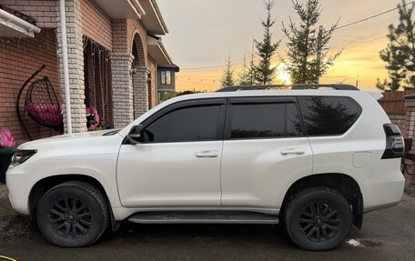 Toyota Land Cruiser Prado 150 рестайлинг 2, 2020 год, 7 000 000 рублей, 9 фотография