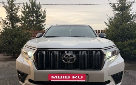 Toyota Land Cruiser Prado 150 рестайлинг 2, 2020 год, 7 000 000 рублей, 13 фотография