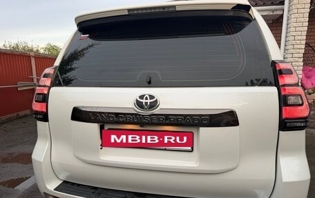 Toyota Land Cruiser Prado 150 рестайлинг 2, 2020 год, 7 000 000 рублей, 6 фотография