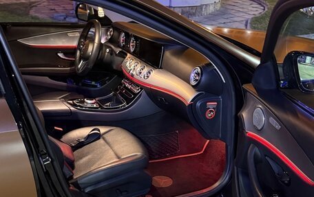 Mercedes-Benz E-Класс, 2019 год, 3 700 000 рублей, 8 фотография