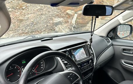Mitsubishi L200 IV рестайлинг, 2015 год, 1 700 000 рублей, 5 фотография