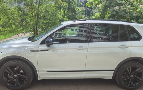 Volkswagen Tiguan II, 2021 год, 4 220 000 рублей, 4 фотография
