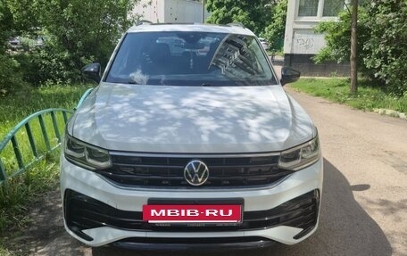 Volkswagen Tiguan II, 2021 год, 4 220 000 рублей, 10 фотография