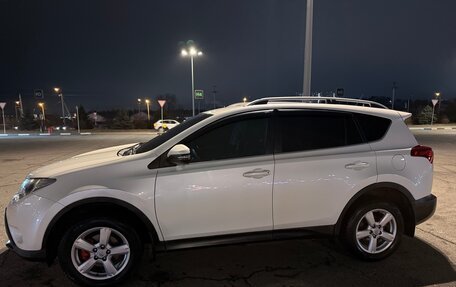 Toyota RAV4, 2015 год, 2 200 000 рублей, 4 фотография