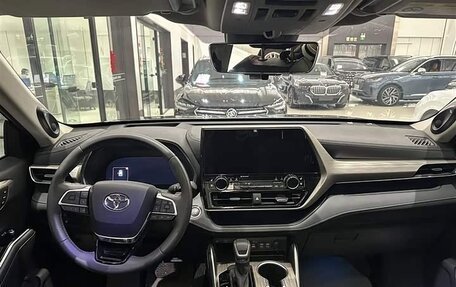 Toyota Highlander, 2026 год, 5 550 000 рублей, 7 фотография