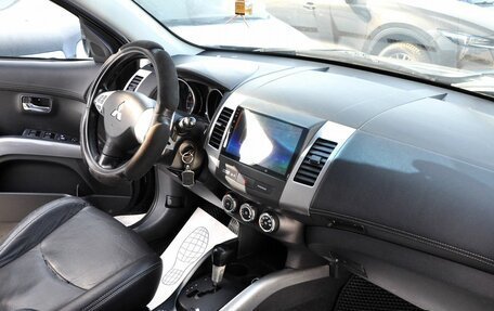 Mitsubishi Outlander III рестайлинг 3, 2010 год, 1 100 000 рублей, 10 фотография
