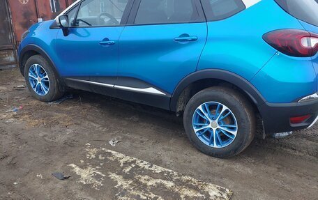 Renault Kaptur I рестайлинг, 2016 год, 1 250 000 рублей, 1 фотография