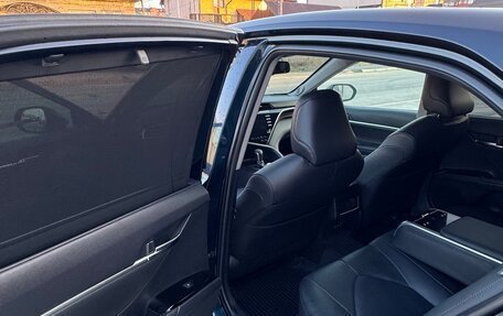 Toyota Camry, 2018 год, 2 650 000 рублей, 10 фотография