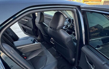 Toyota Camry, 2018 год, 2 650 000 рублей, 11 фотография