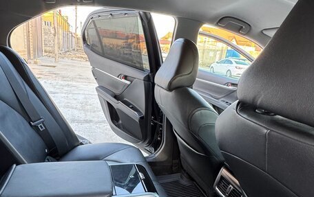 Toyota Camry, 2018 год, 2 650 000 рублей, 12 фотография