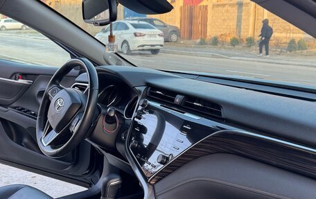 Toyota Camry, 2018 год, 2 650 000 рублей, 13 фотография
