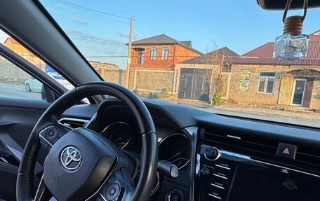 Toyota Camry, 2018 год, 2 650 000 рублей, 15 фотография