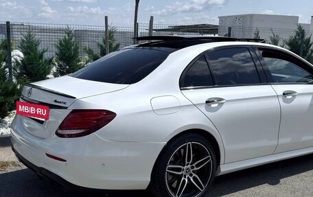 Mercedes-Benz E-Класс, 2017 год, 3 400 000 рублей, 3 фотография