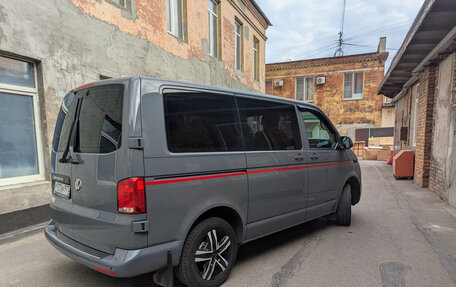 Volkswagen Transporter T6 рестайлинг, 2020 год, 4 999 000 рублей, 3 фотография