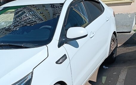 KIA Rio III рестайлинг, 2013 год, 700 000 рублей, 2 фотография