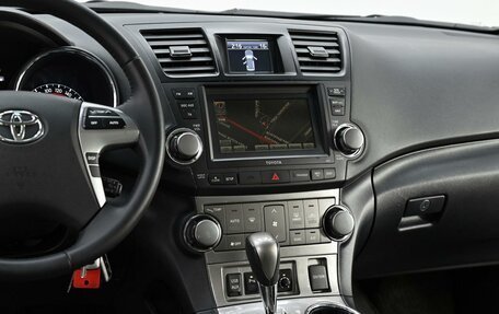 Toyota Highlander III, 2013 год, 1 665 000 рублей, 8 фотография