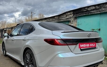 Toyota Camry, 2024 год, 3 700 000 рублей, 5 фотография