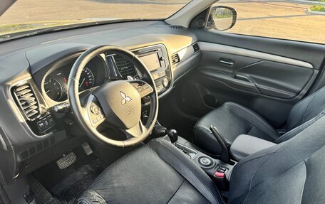 Mitsubishi Outlander III рестайлинг 3, 2014 год, 1 300 000 рублей, 9 фотография