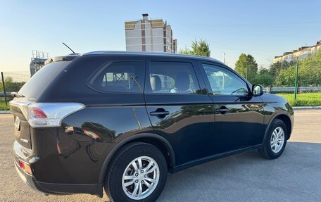 Mitsubishi Outlander III рестайлинг 3, 2014 год, 1 300 000 рублей, 5 фотография