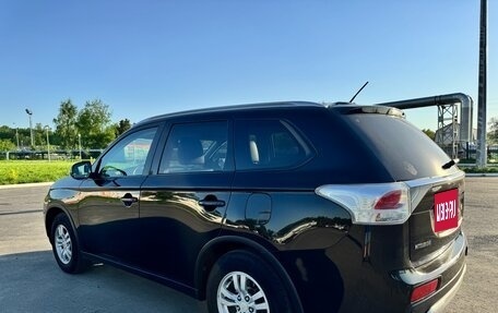 Mitsubishi Outlander III рестайлинг 3, 2014 год, 1 300 000 рублей, 4 фотография