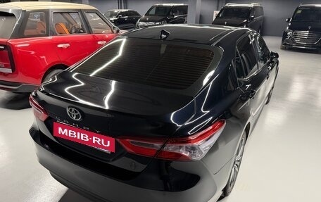 Toyota Camry, 2021 год, 3 350 000 рублей, 2 фотография