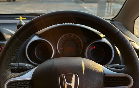 Honda Fit III, 2011 год, 680 000 рублей, 18 фотография