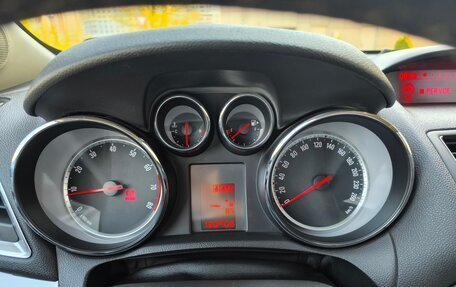 Opel Mokka I, 2013 год, 1 180 000 рублей, 22 фотография