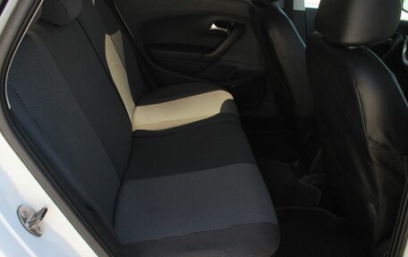Volkswagen Polo VI (EU Market), 2015 год, 890 000 рублей, 24 фотография