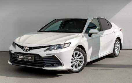 Toyota Camry, 2021 год, 3 330 000 рублей, 1 фотография