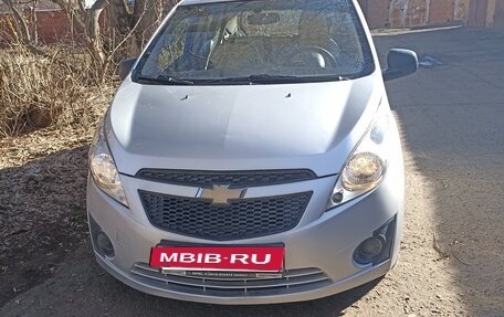 Chevrolet Spark III, 2013 год, 680 000 рублей, 2 фотография
