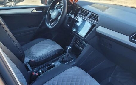 Volkswagen Tiguan II, 2020 год, 3 200 000 рублей, 3 фотография