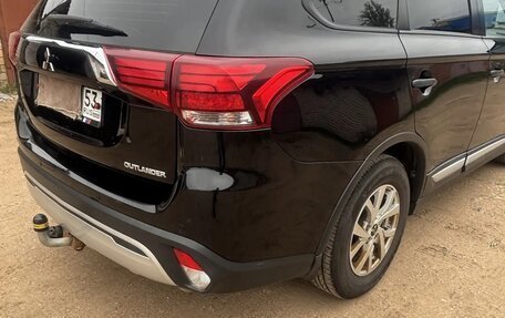 Mitsubishi Outlander III рестайлинг 3, 2019 год, 1 850 000 рублей, 6 фотография