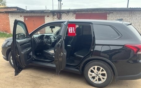 Mitsubishi Outlander III рестайлинг 3, 2019 год, 1 850 000 рублей, 17 фотография