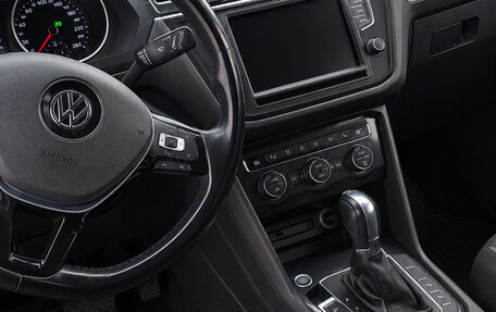 Volkswagen Tiguan II, 2017 год, 2 590 000 рублей, 8 фотография