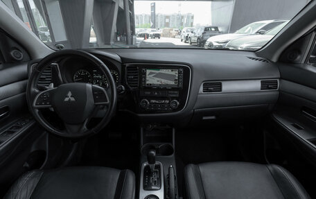 Mitsubishi Outlander III рестайлинг 3, 2012 год, 1 290 000 рублей, 8 фотография