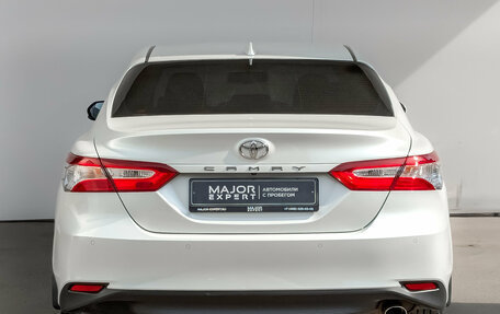 Toyota Camry, 2021 год, 3 330 000 рублей, 6 фотография