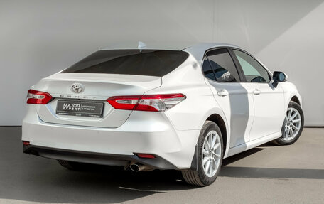 Toyota Camry, 2021 год, 3 330 000 рублей, 5 фотография