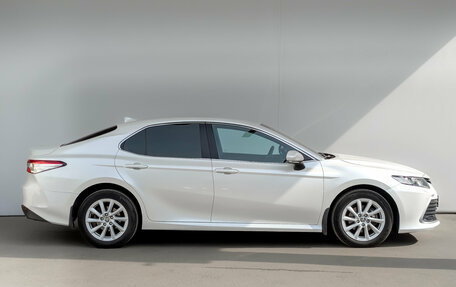Toyota Camry, 2021 год, 3 330 000 рублей, 4 фотография