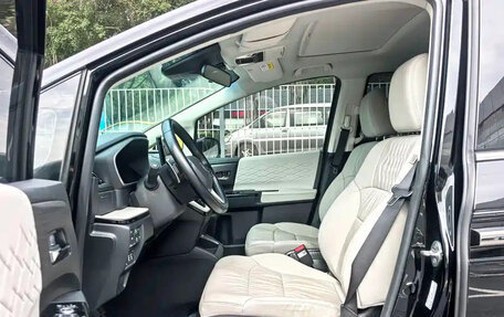 Honda Elysion, 2024 год, 3 880 000 рублей, 9 фотография