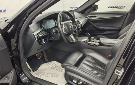 BMW 5 серия, 2018 год, 3 300 000 рублей, 9 фотография