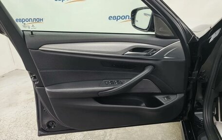 BMW 5 серия, 2018 год, 3 300 000 рублей, 10 фотография