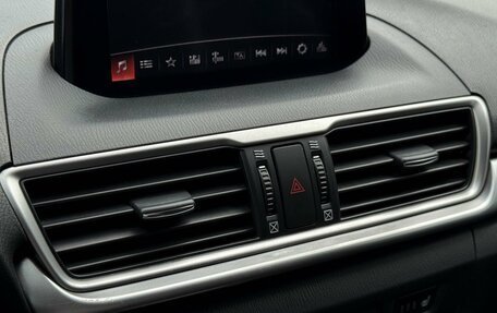 Mazda 3, 2017 год, 1 299 000 рублей, 19 фотография