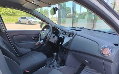 Renault Logan II, 2016 год, 659 800 рублей, 13 фотография