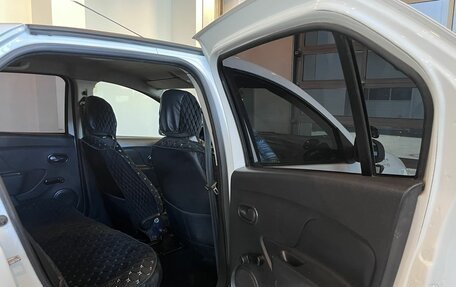 Renault Logan II, 2017 год, 423 000 рублей, 17 фотография