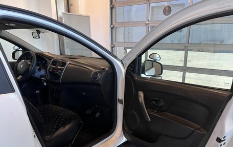Renault Logan II, 2017 год, 423 000 рублей, 24 фотография