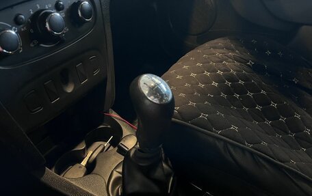 Renault Logan II, 2017 год, 423 000 рублей, 28 фотография