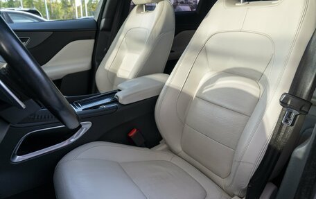 Jaguar F-Pace, 2016 год, 2 850 000 рублей, 13 фотография