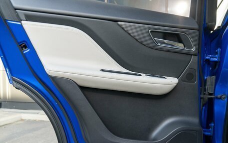 Jaguar F-Pace, 2016 год, 2 850 000 рублей, 22 фотография